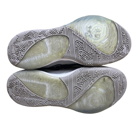 Nike Zoom Freak 1 Men's Size 8.5 Shoes Sneakers Gray Basketball BQ5422-002 - Picture 7 of 10